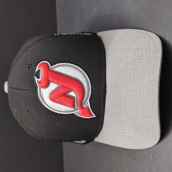 Reebok ,Center Ice Collection , NHL New Jersey Devils Men's Fitted Hat,Size S/M. - Picture 1 of 9